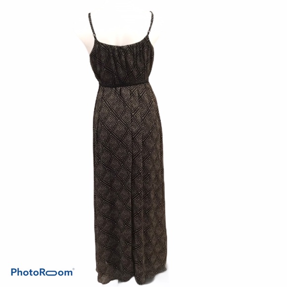 Jessica Simpson Maternity Maxi Dress with Belt - Picture 5 of 5